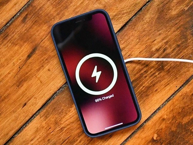 察哈尔右翼中苹果手机维修分享iPhone 12可以随便充电吗 